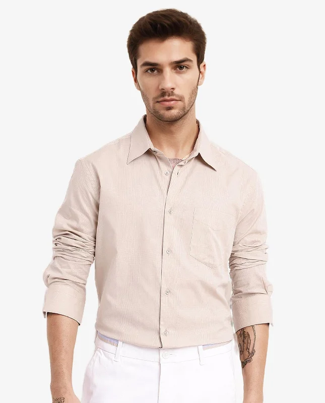 Men's V-Neck T-Shirts for a Flattering ShapeRare Rabbit Men's Myte Beige Cotton Fabric Full Sleeve Regular Fit Self Check Dobby Shirt Men's V-Neck T-Shirts for a Flattering ShapeRare Rabbit Men's Myte Beige Cotton Fabric Full Sleeve Regular Fit Self Check Dobby Shirt
