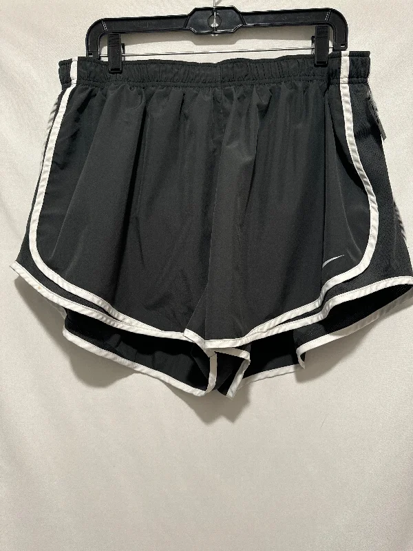 Trendsetting Men's Fashion and Pattern ShortsAthletic Shorts By Nike In Grey, Size: 2x Trendsetting Men's Fashion and Pattern ShortsAthletic Shorts By Nike In Grey, Size: 2x