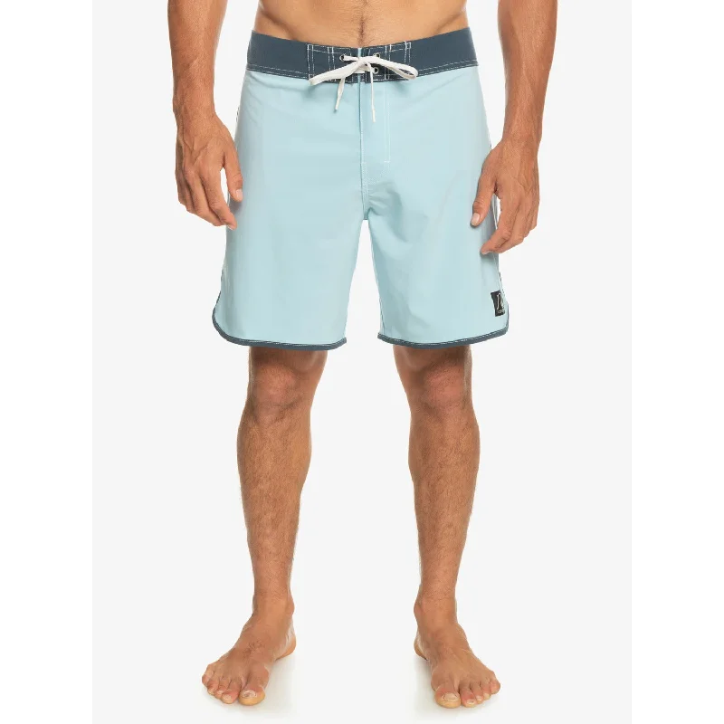 Versatile Men's Casual and Dress ShortsQuiksilver Original Scallop 18" Boardshorts
