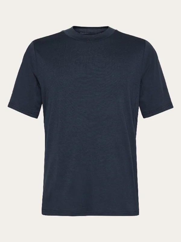 Men's Casual Shirts for Everyday WearCleaver Wool 175 Single constructed t-shirt - RWS - Total Eclipse Men's Casual Shirts for Everyday WearCleaver Wool 175 Single constructed t-shirt - RWS - Total Eclipse