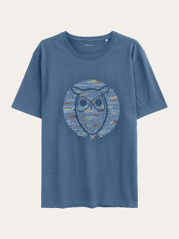 Men's Shirts with Raw-Edge HemlinesRegular short sleeve heavy single owl cross stitch print t-shirt - GOTS/Vegan - Moonlight Blue