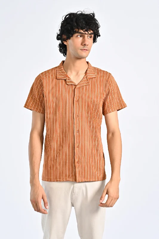 Men's Shirts with Embellished HemlinesRESORT COLLAR BUTTON DOWN BOX FIT POLO